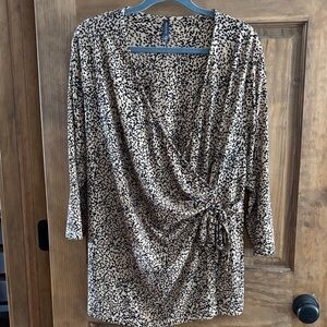 EUC Tan & Black faux wrap Print Women's Top 1X